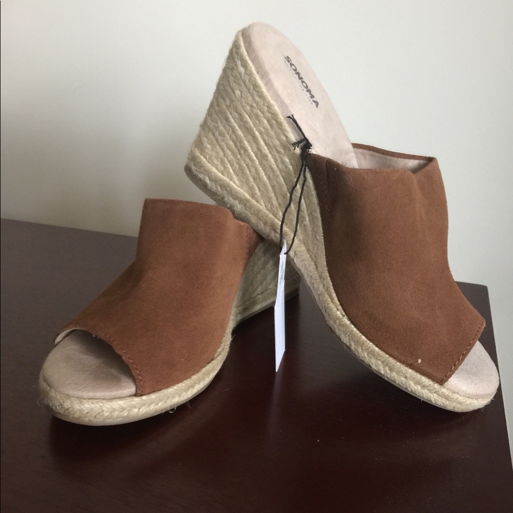 $20 size 7 wedge booties